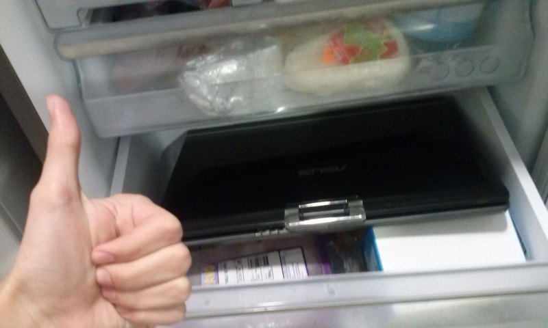 Refrescando pc despues de una partida de lol (no lo agais en casa)