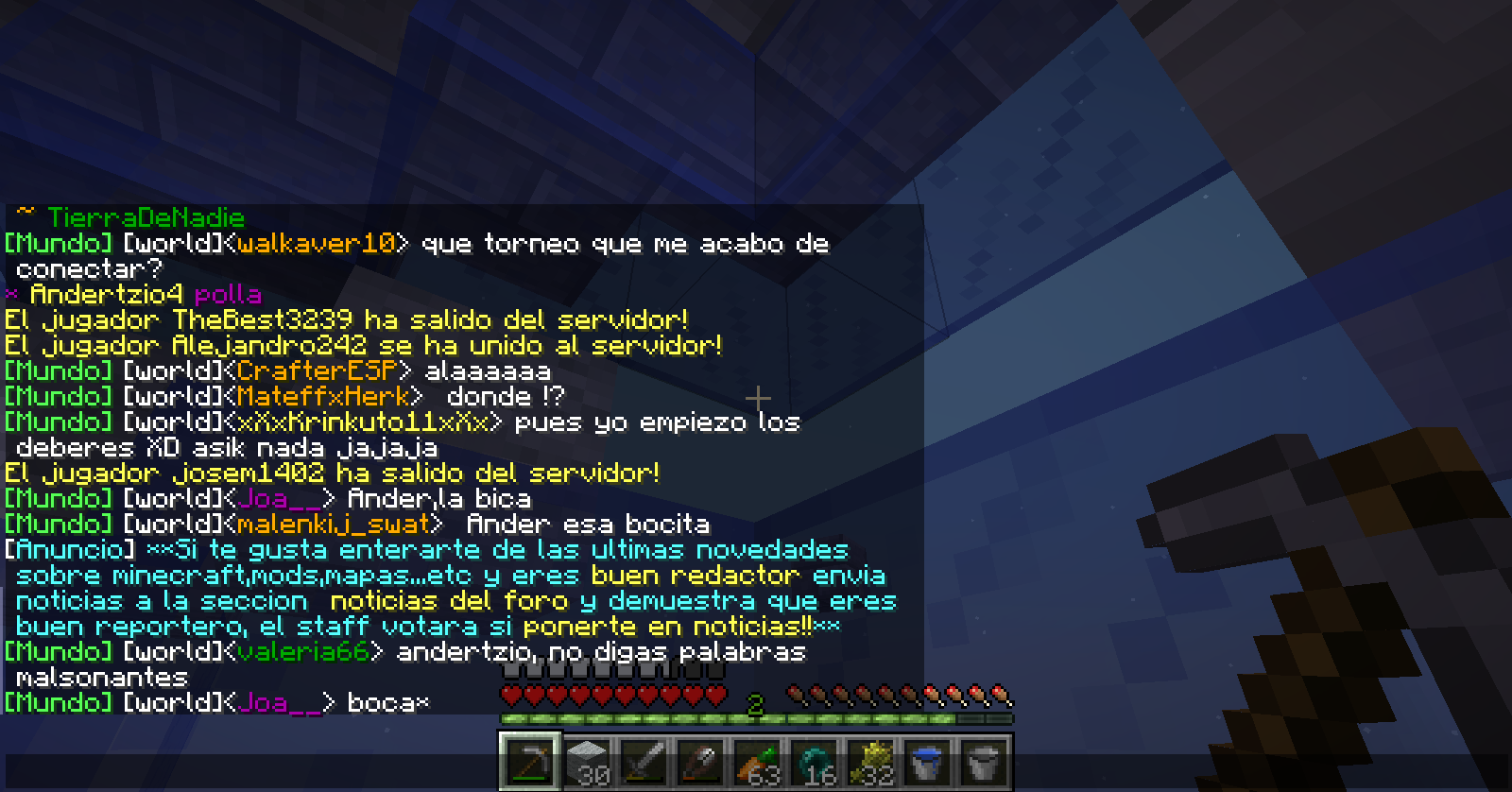 si observáis arriba escribió "Palabra moderada" con /me