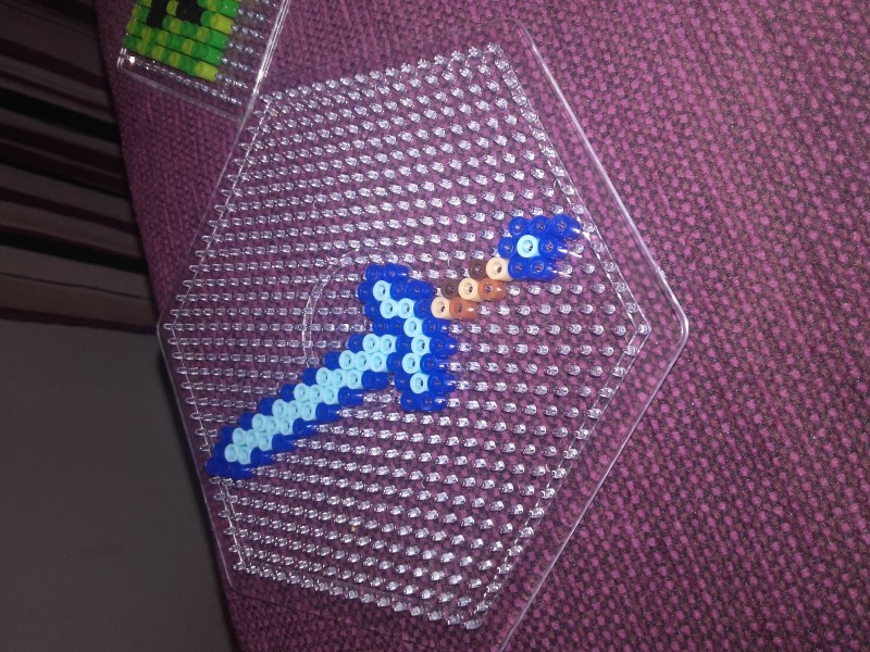 Estos van a ser uno de los regalitos para los niños. También estoy haciendo personajes como creepers, Alex, Steven, bruja...