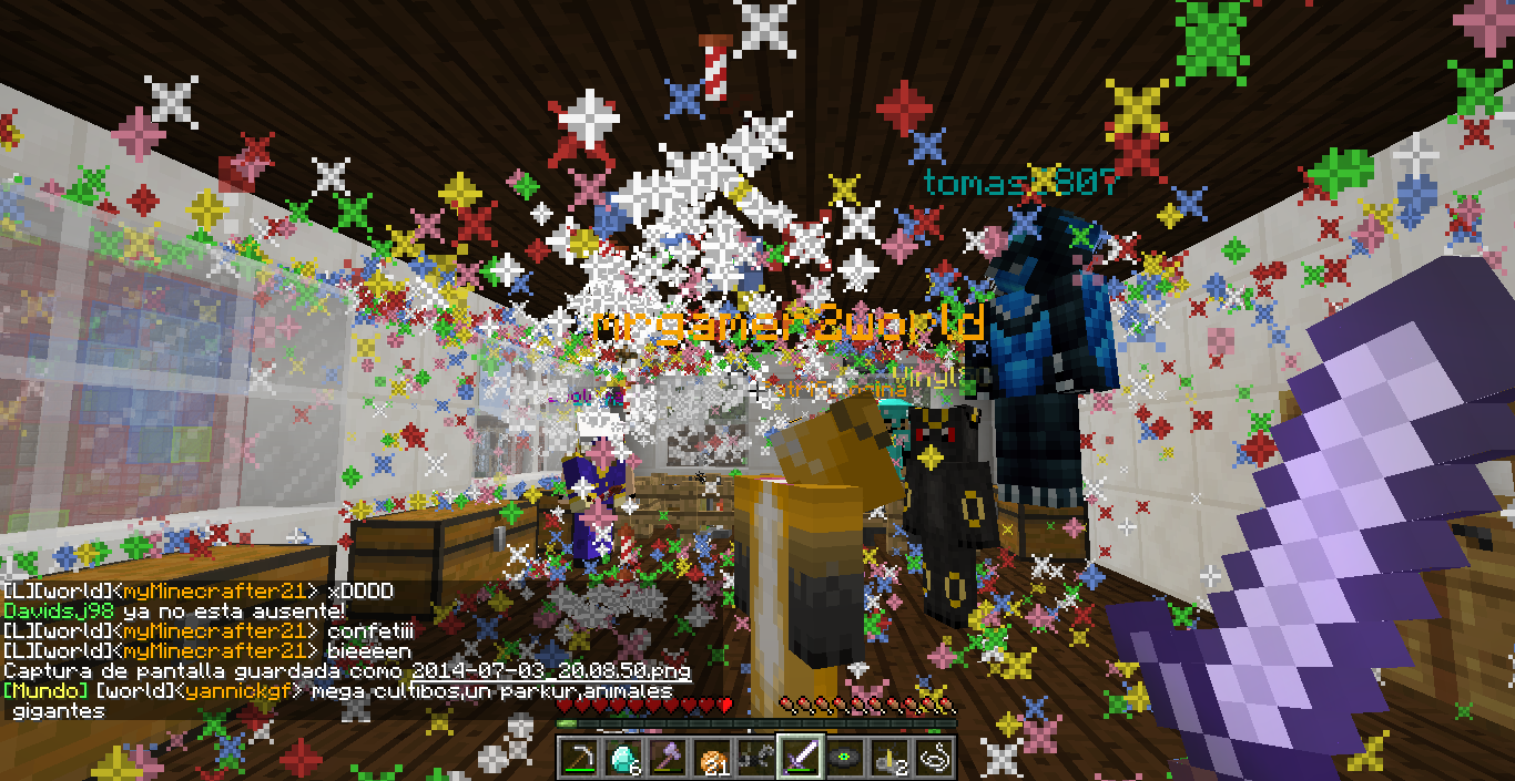 A acolomauu se le ocurrió la estupenda idea de tirar fuegos artificiales en el segundo piso de mi casa, bajo techo... Buena esa