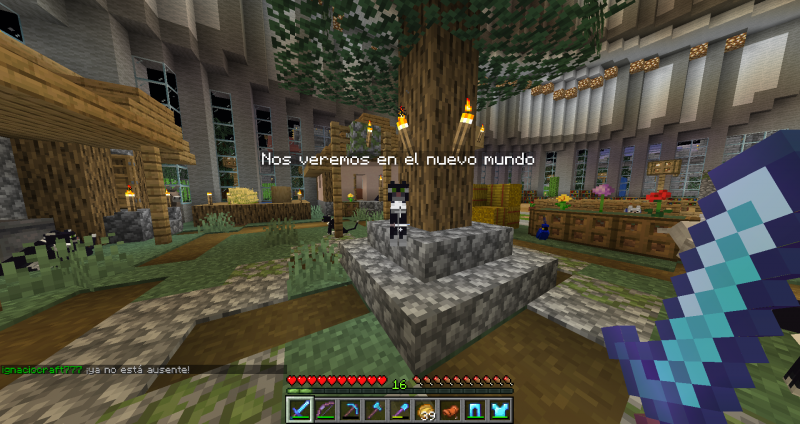 Mis 14 gatos, 3 Perros, 2 Loros y 1 caballo esperando junto a las demás mascotas del servidor...