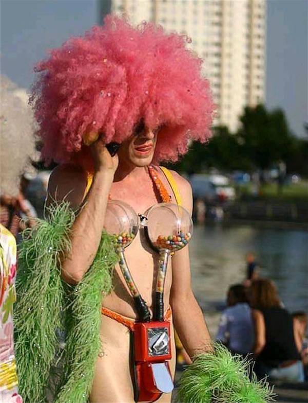 Tiene un caramelito?